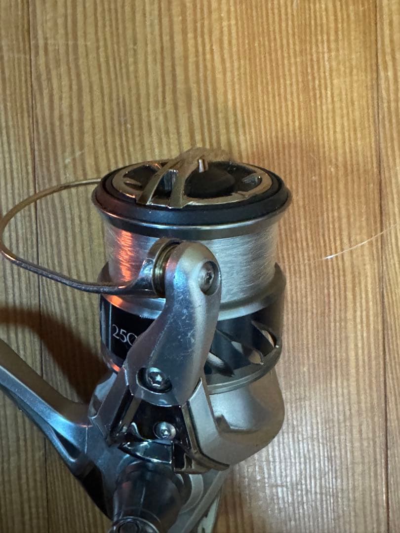 SHIMANO STRADIC 2500S-K スピニングリール