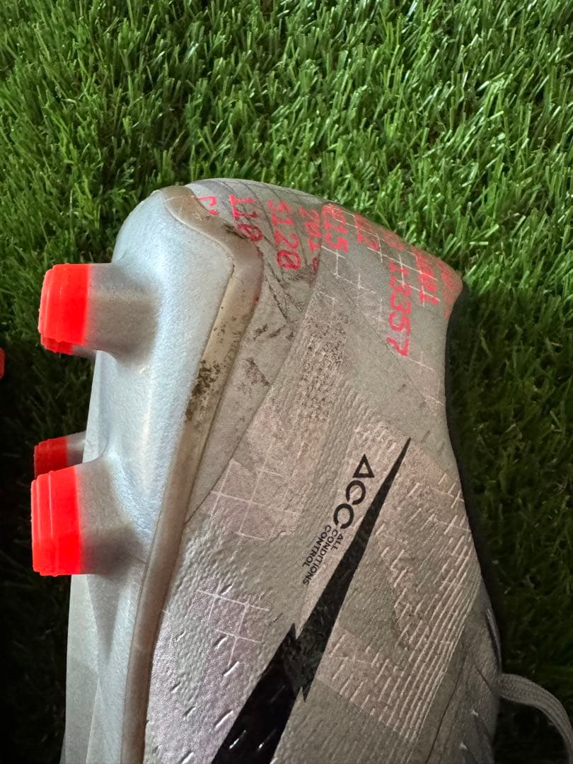 サッカースパイク　ナイキ　NIKE ファントム　ヴェノム　ベノム　FG 27