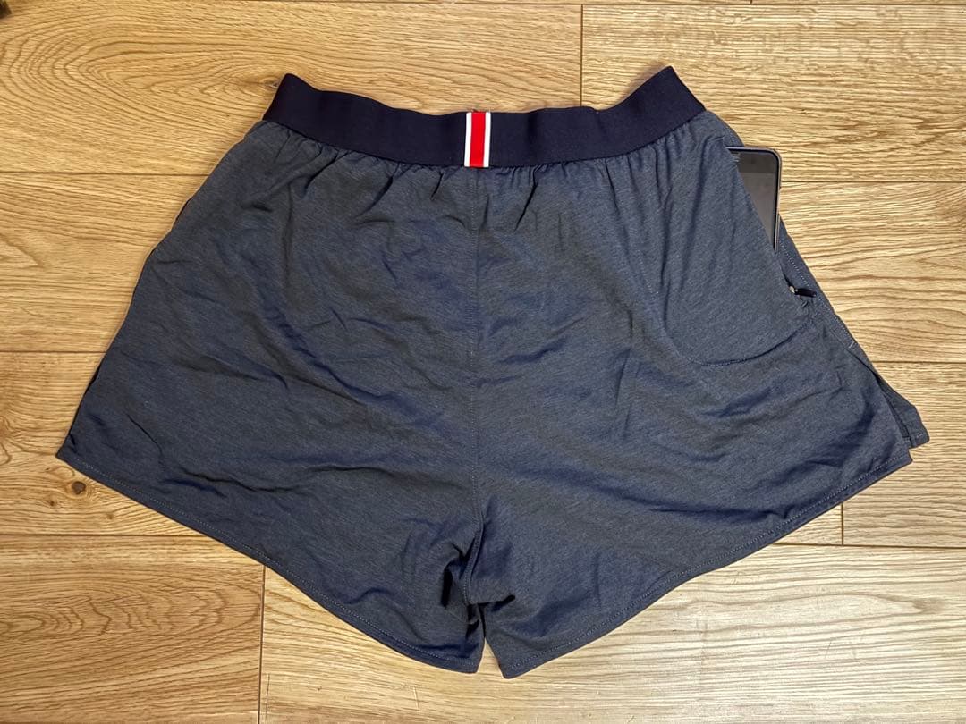 【日本未発売】TRACKSMITH メンズSサイズ （日本M）ショートパンツ