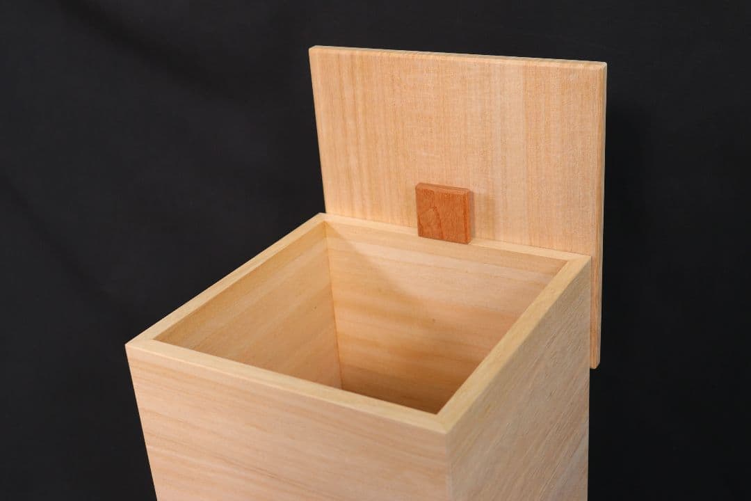 【新米の美味しさ長続き】10キロ用米びつ　一合升&すりきり板付き　伝説の米びつ