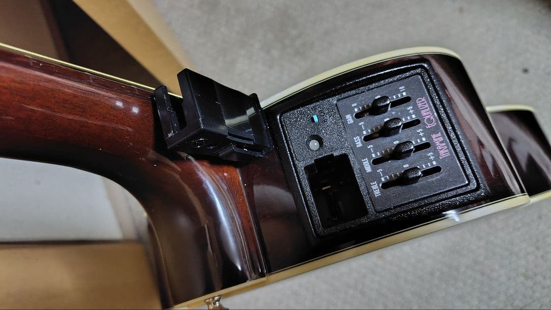 タカミネエレアコギターPTー106中古