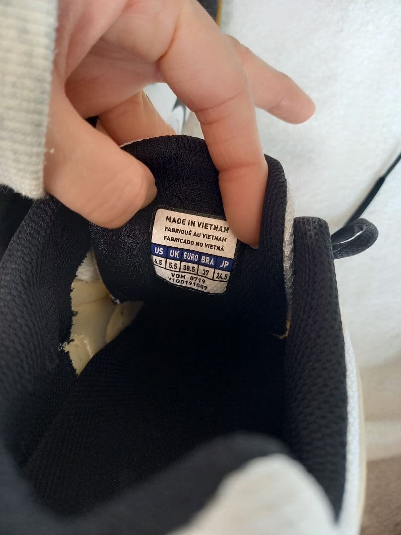 本日価格✨『美品✨』Mizuno バレーボールシューズ 24.5
