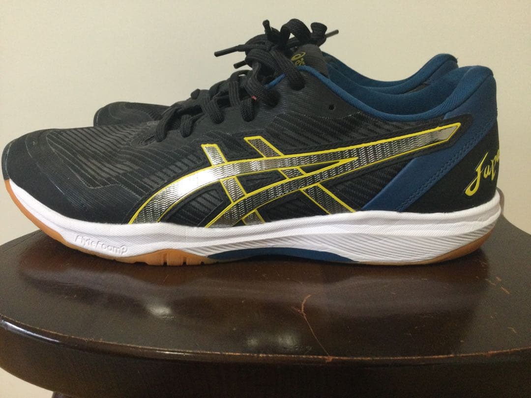 美品★asicsJAPANバレーボールシューズ★黒★