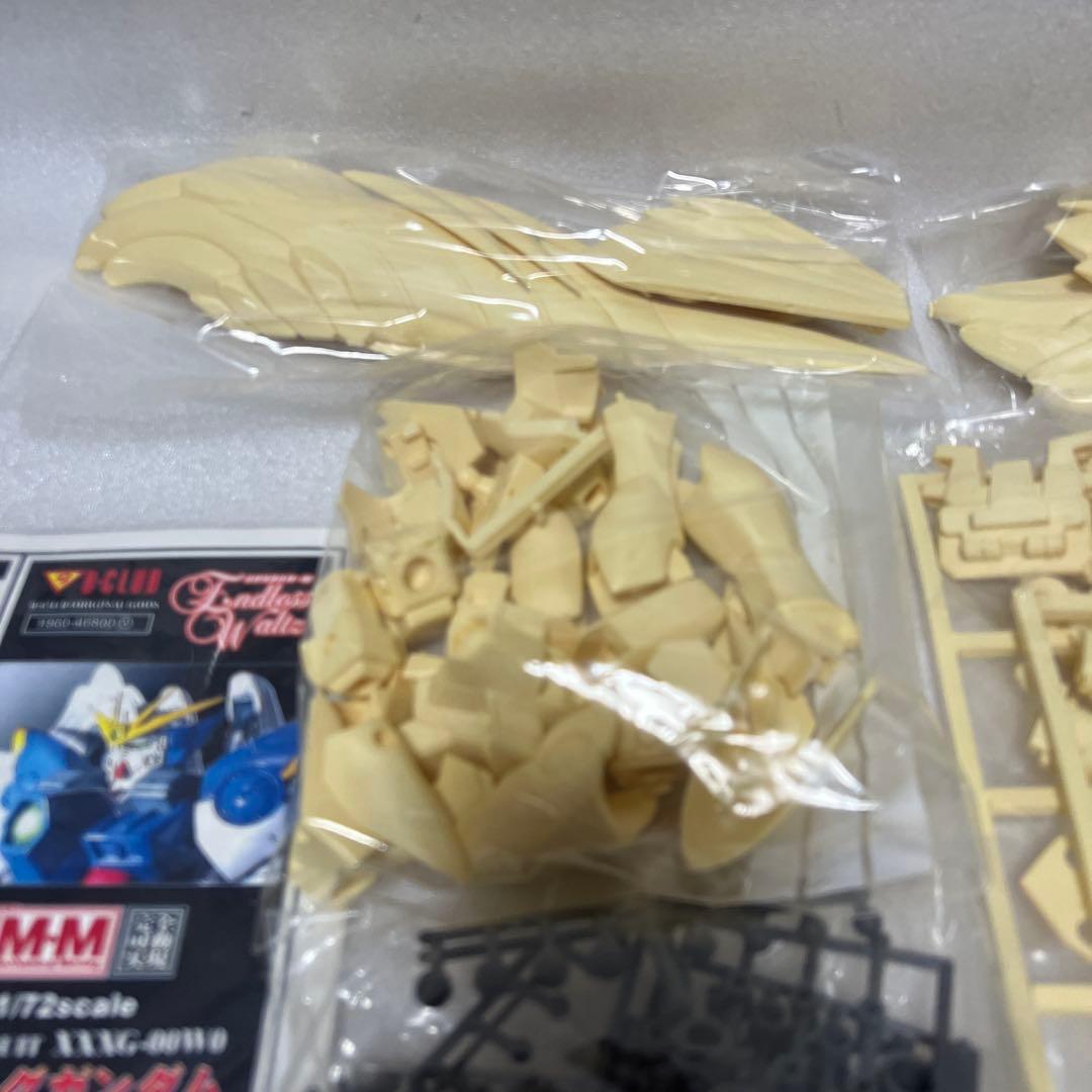 【30】W-GUNDAM ゼロカスタム 1/72スケール ガンプラガレージキット