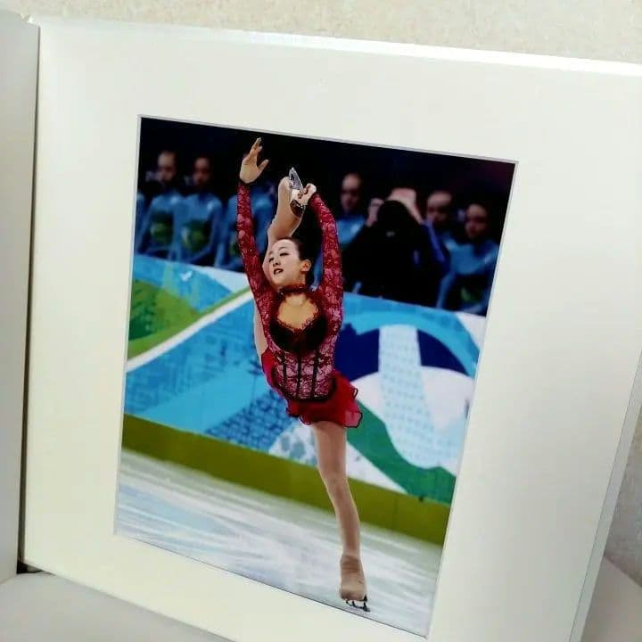 【非売品】バンクーバー五輪2010 浅田真央 直筆サイン&三つ折り記念アルバム