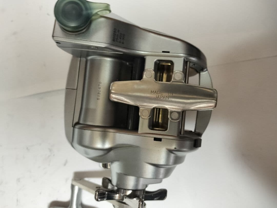 SEABORG ZEROT 電動リール シルバー