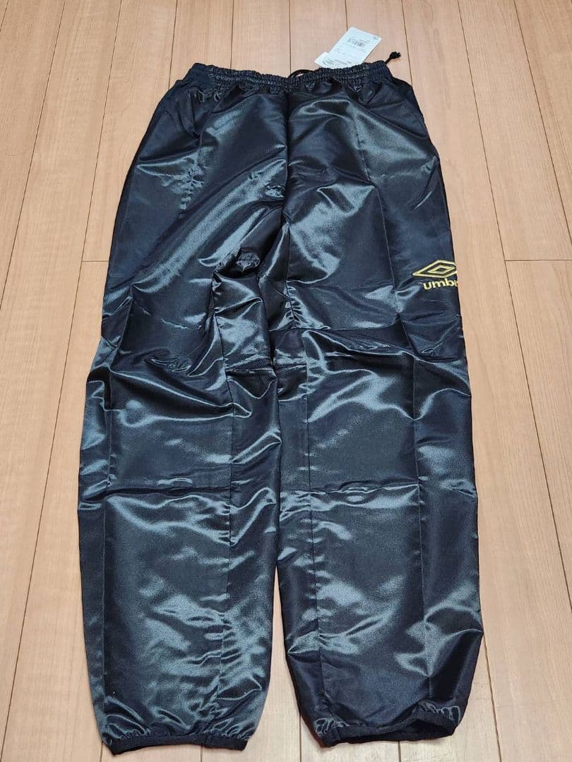 新品、タグ付き アンブロ ナイロン 上下セット Oサイズ