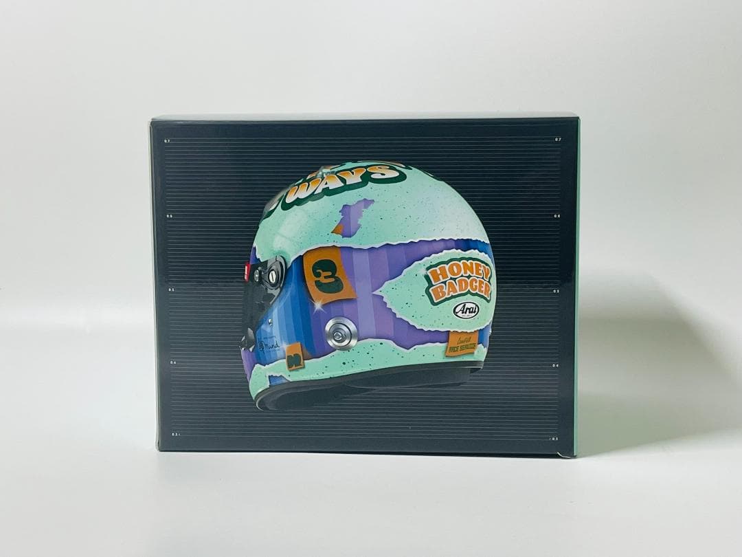 Arai 1/2 ヘルメット マクラーレン メルセデス リカルド