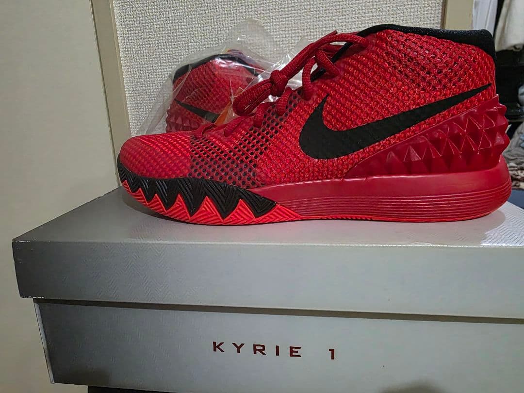 (値下げ)希少モデル　Nike カイリー1バスケットボールシューズ レッド
