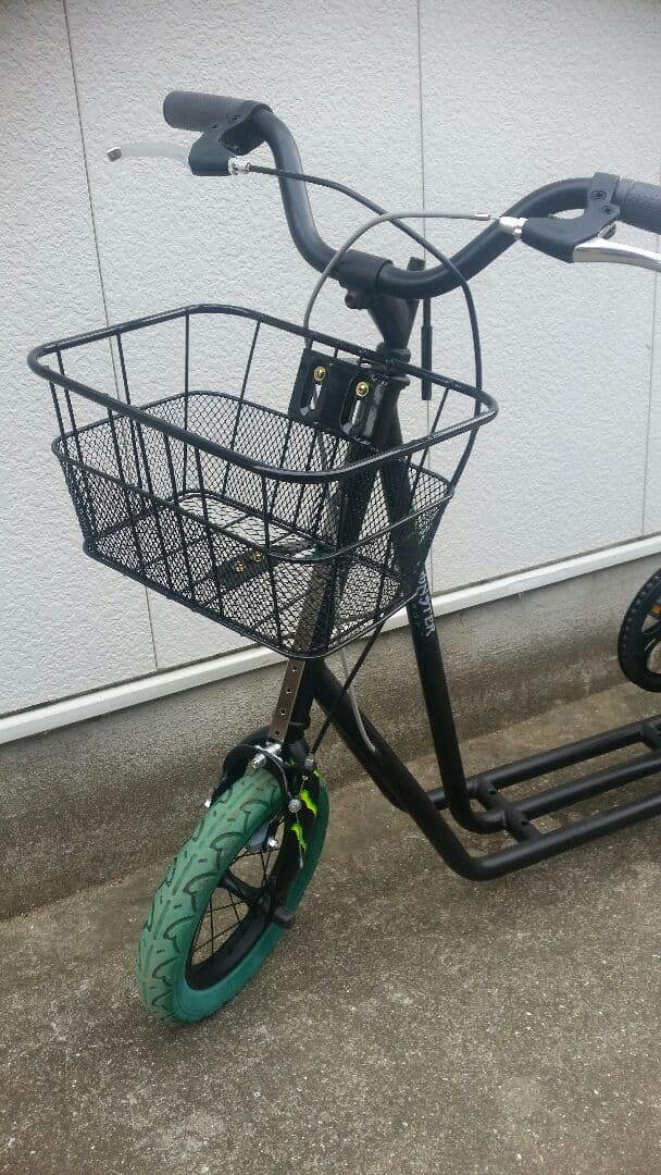 自転車　キックスケーター　キックボード