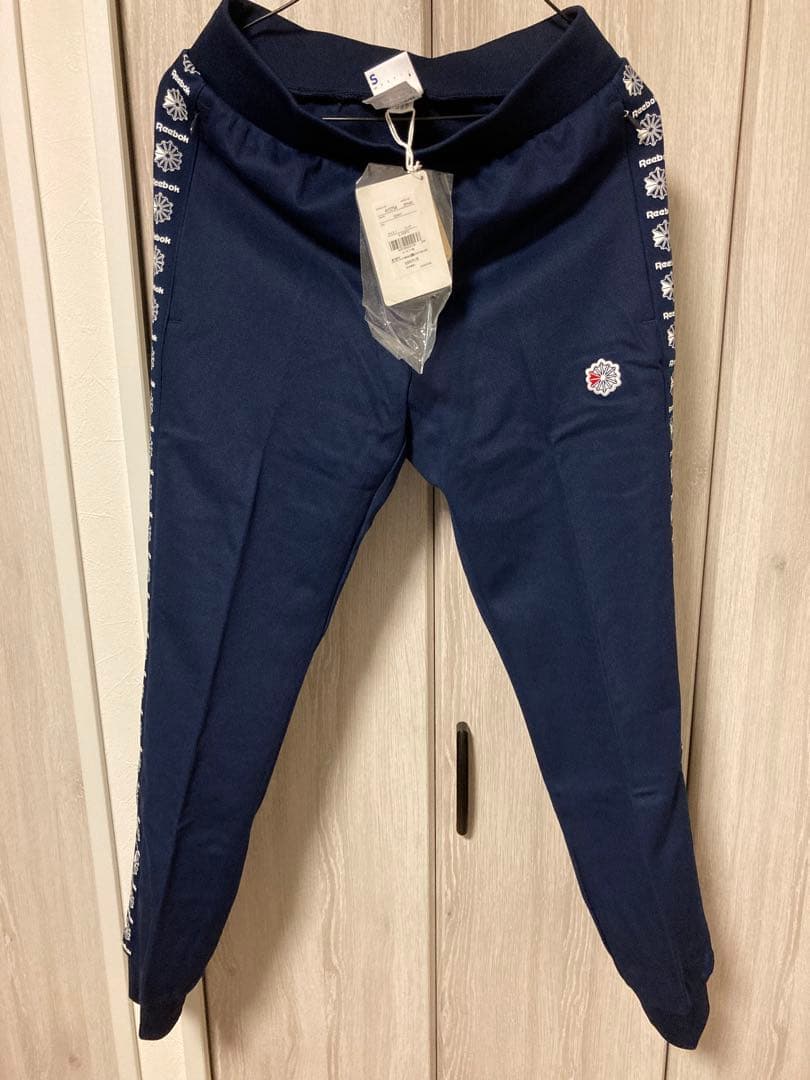 Reebok リーボック　ジャージ　上下セットアップ　Sサイズ　ネイビー　未使用