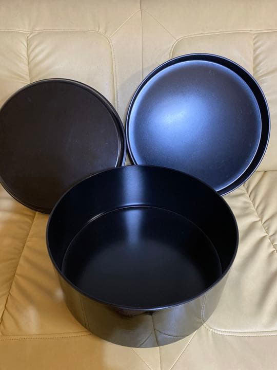 お茶急須と、お湯飲み等を入れて綺麗に片付けられ、お出し出来ます。
