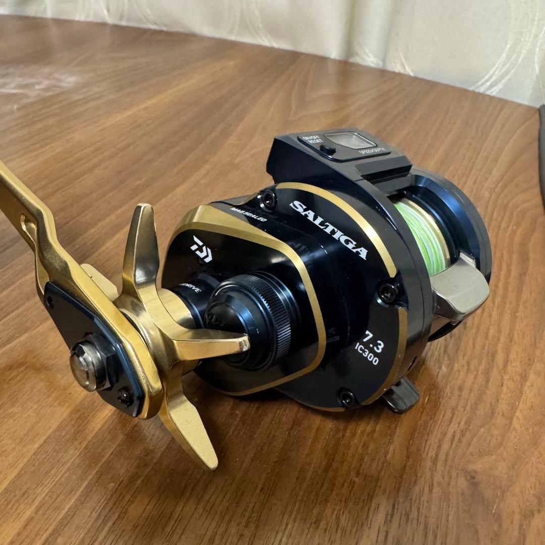 【美品】DAIWA ソルティガic SALTIGA IC-300HL-SJ