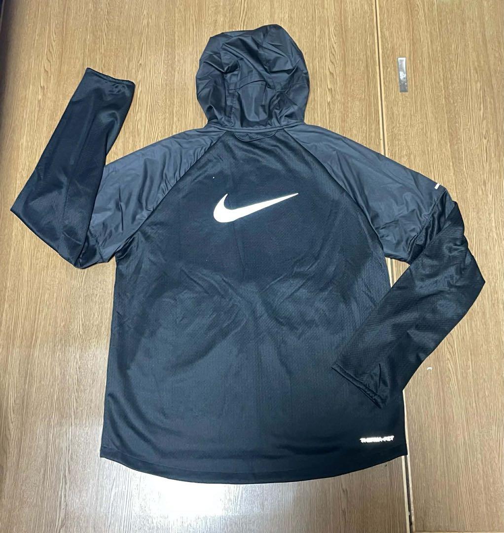 Nike ブラック ウィンドブレーカー