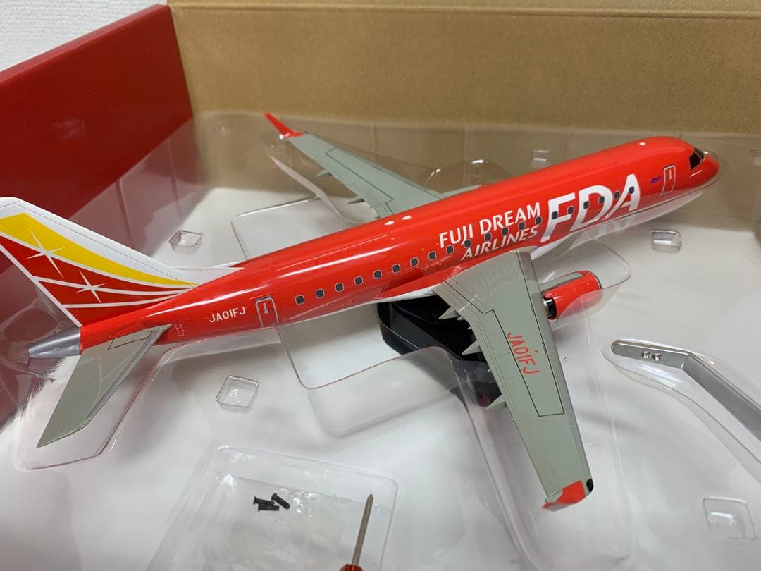 美品 付属品完備 タミヤ FDA フジドリームエアラインズ エンブラエル175