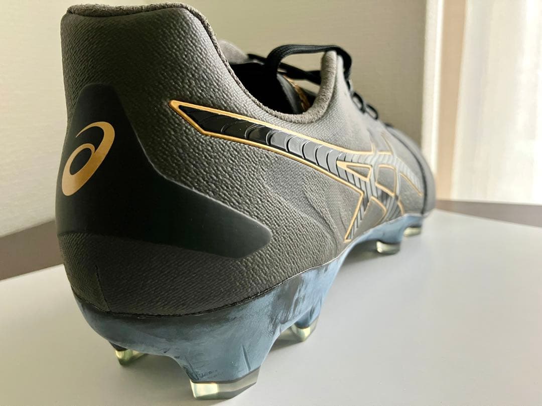 【新品・希少サイズ】ASICS サッカーシューズ ブラック/ゴールド29.0cm