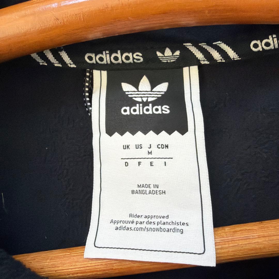 adidasオリジナルスナイロンジャケット裏起毛