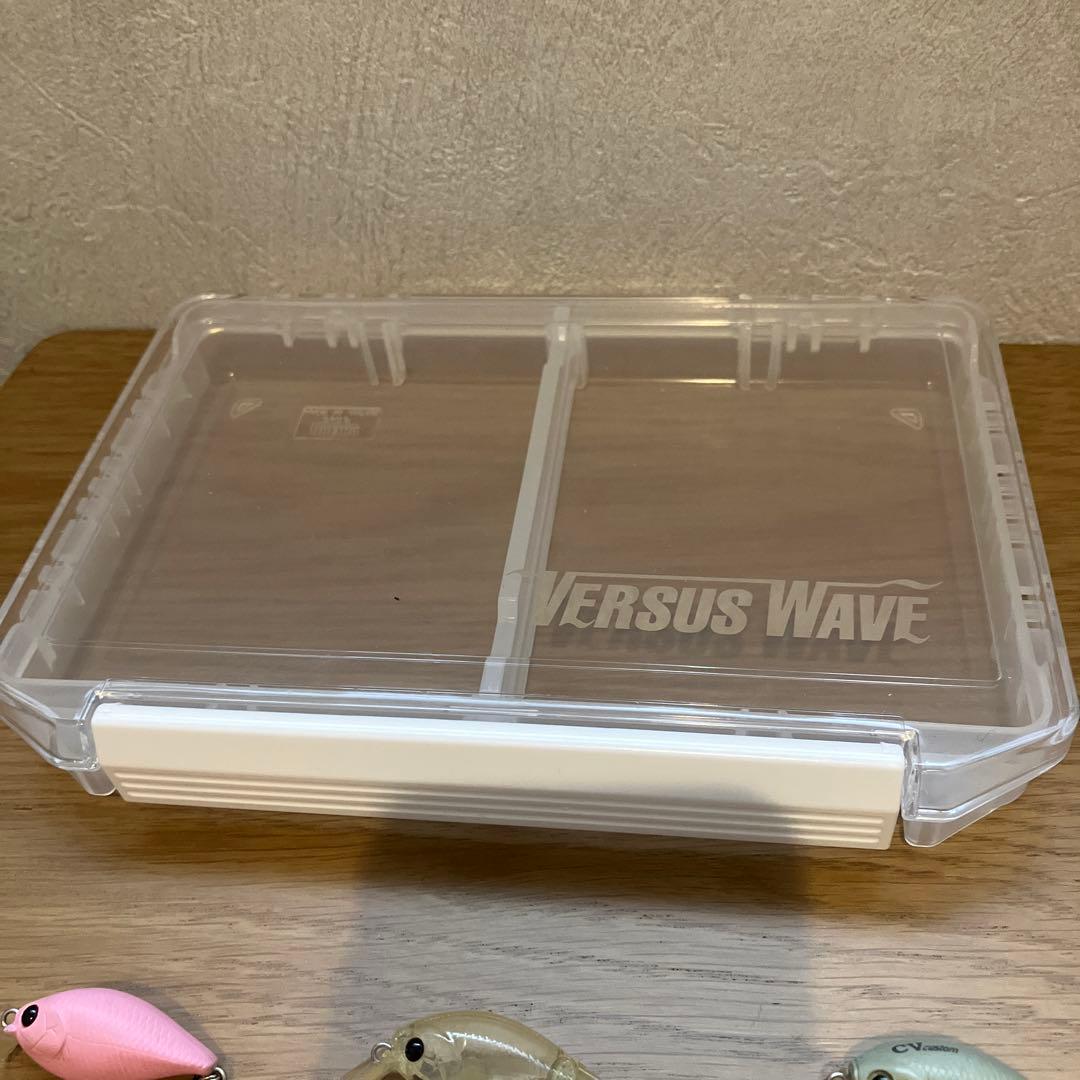 VERSUS WAVEケースとクランクベイト 41個セット売り