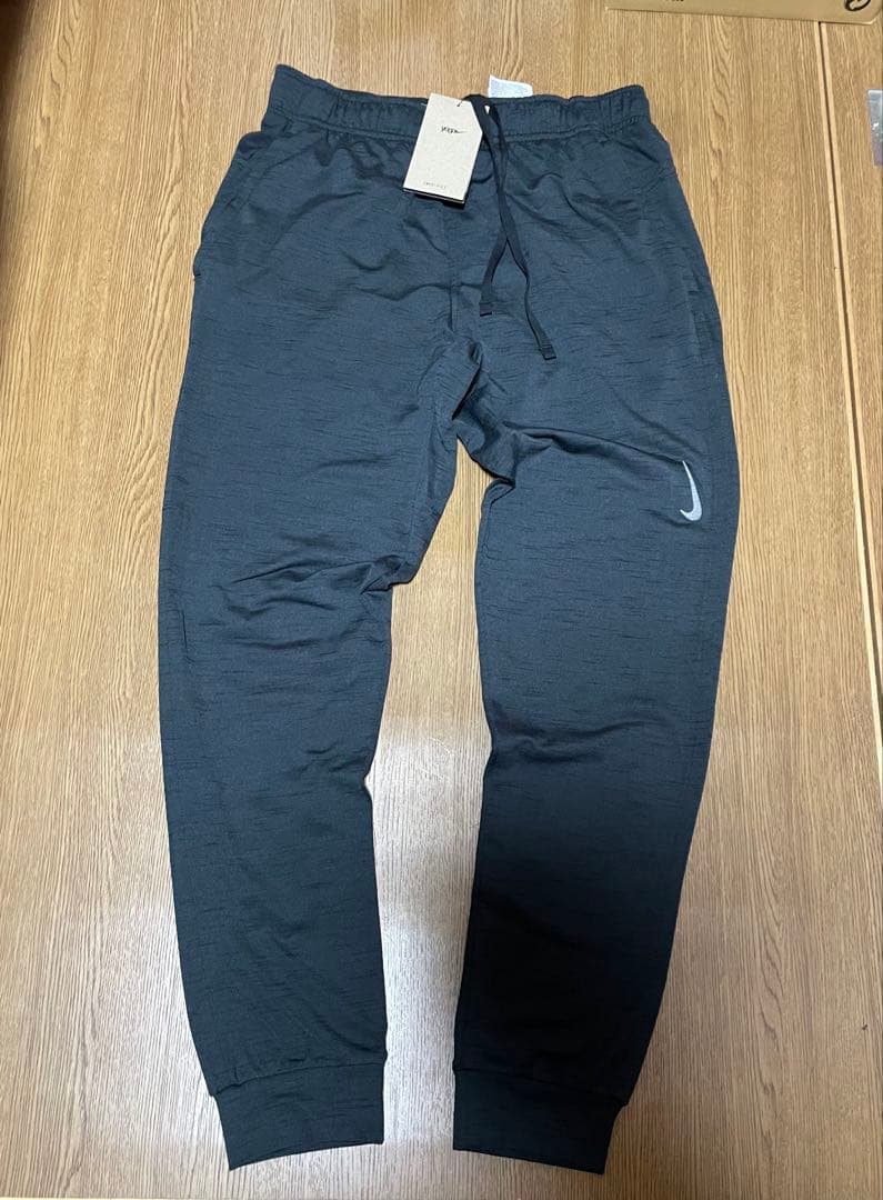 Nike yoga ヨガ　セットアップ　Sサイズ　新品未使用