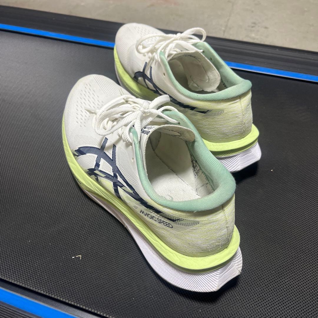 N*K様 大人気！ASICS MAGIC SPEED 4