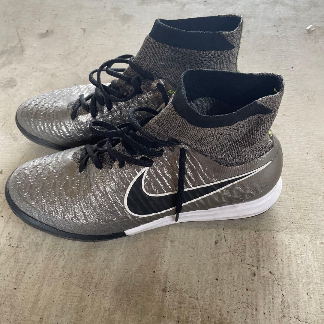 シューズ NIKE Magista X