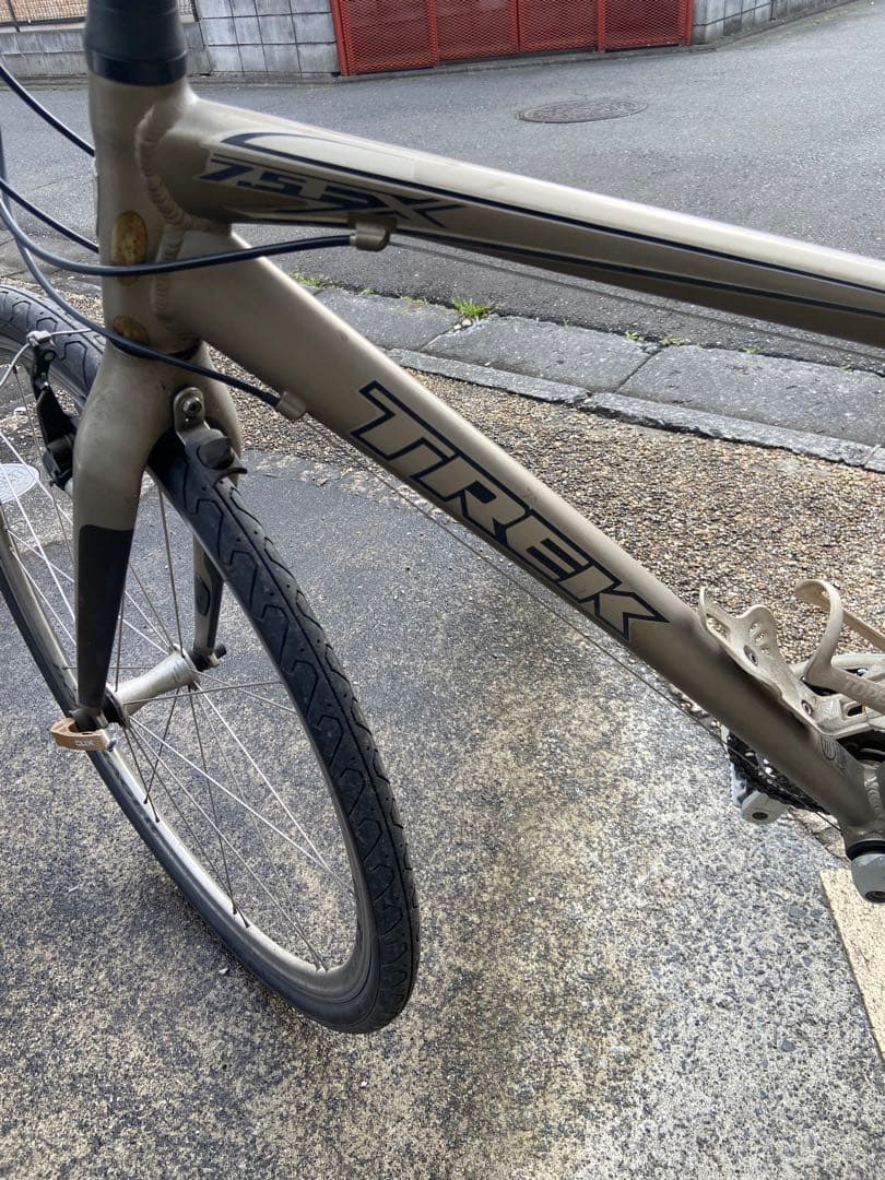 ジャンク品　要整備！TREK FX7.5 トレック クロスバイク 自転車 ロード