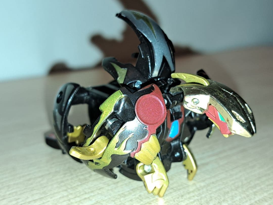 激レア　爆丸　神3　磁ドラガオン 轟フドウ 士ガリュウ　カード付き