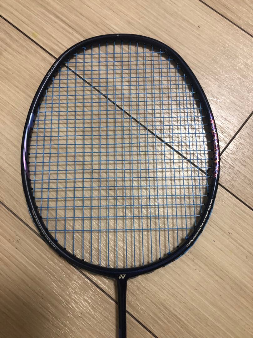 【美品】アストロクス00 バドミントンラケット