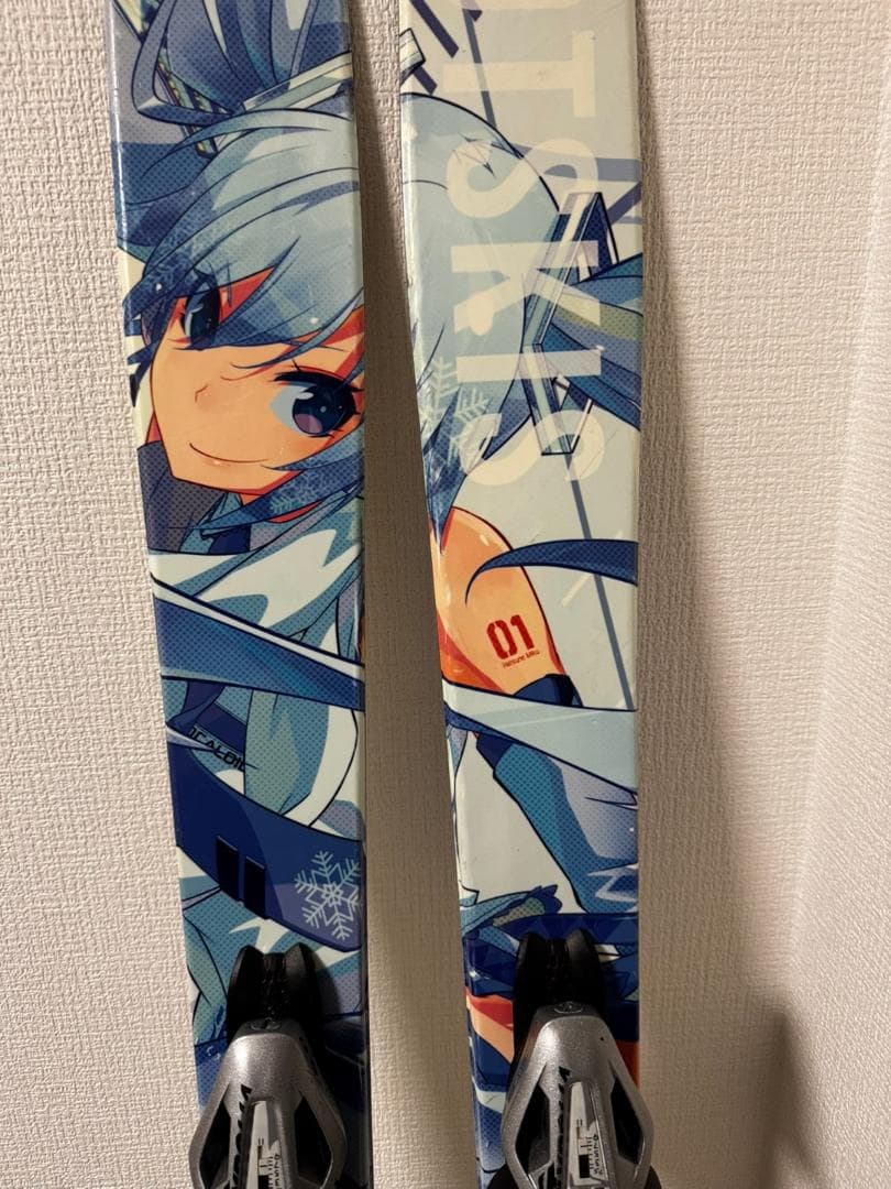 雪ミク RIOT SKIS スキー板 160cm TYROLIA ビンディング