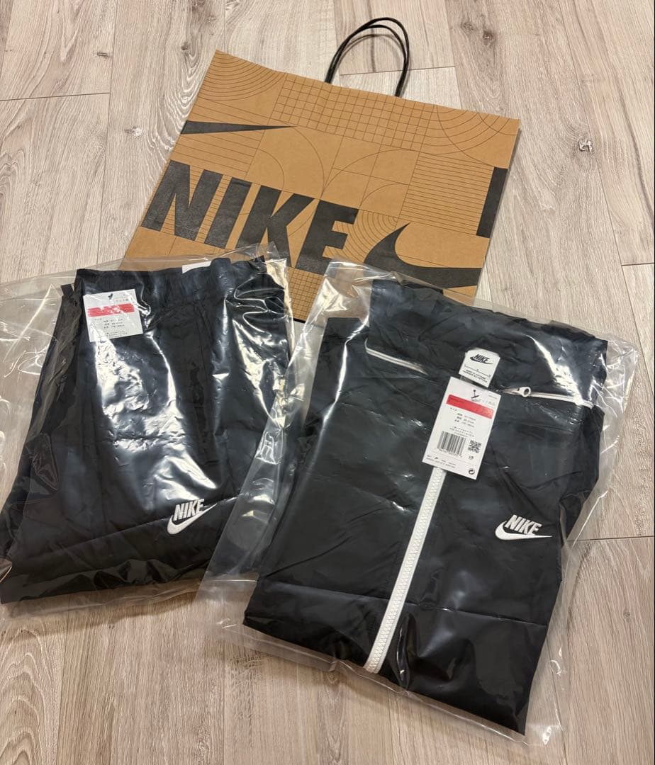 新品　タイムセール‼️NIKE NSW SPE LNDウーブン トラックスーツL