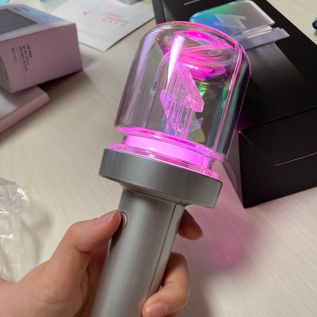 JO1 OFFICIAL LIGHT STICK Ver.1、2とストラップ