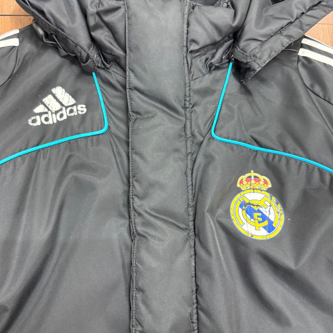 ま*ぬ様 adidas Real Madrid ダウンジャケット 古着 黒 Lサ