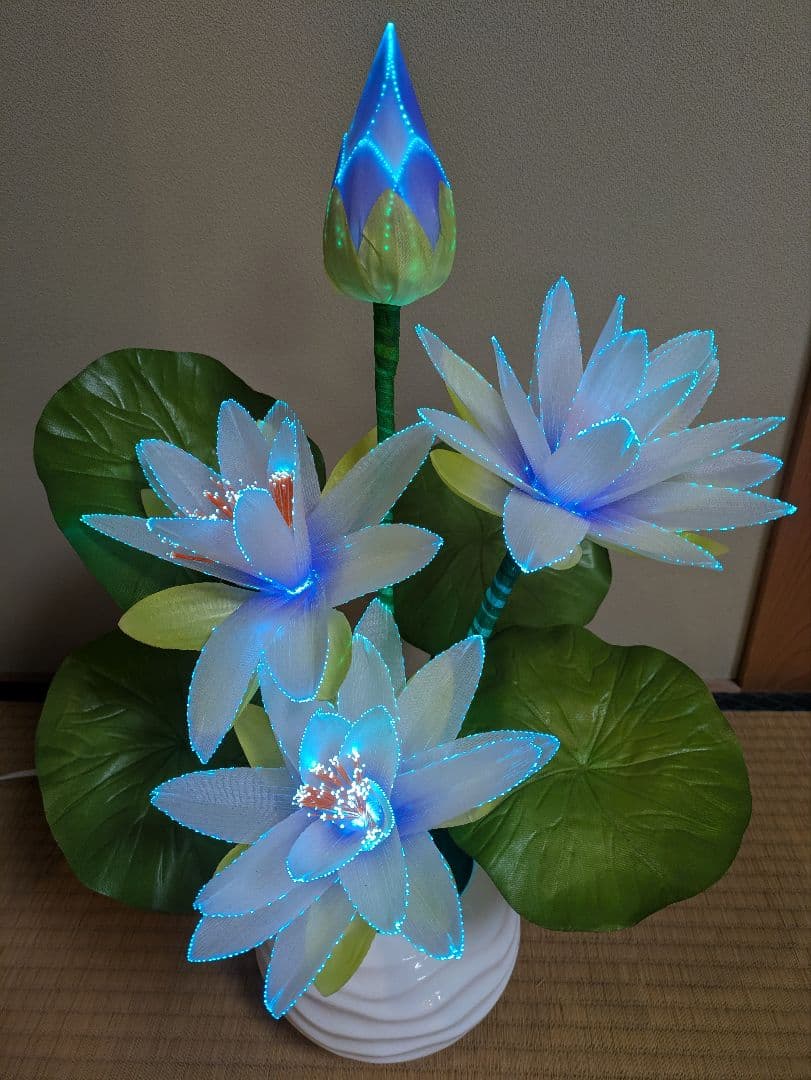 【★美品★】睡蓮のルミナスLEDライト