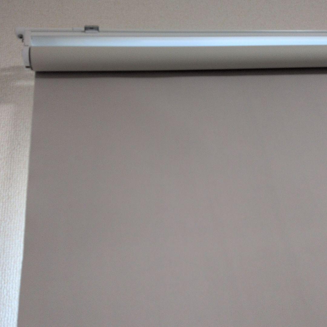 完全遮光ロールスクリーン 幅174x丈210mm オフホワイト 説明書なし
