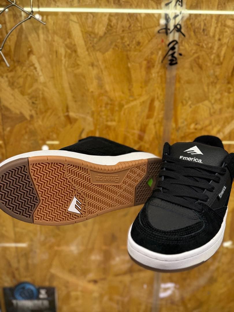 新作 Emerica MUTE スケボー ブラック / ホワイト 26cm