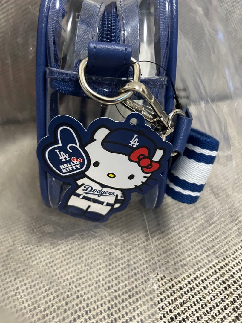 Hello Kitty × ドジャース　クロスボディバッグ