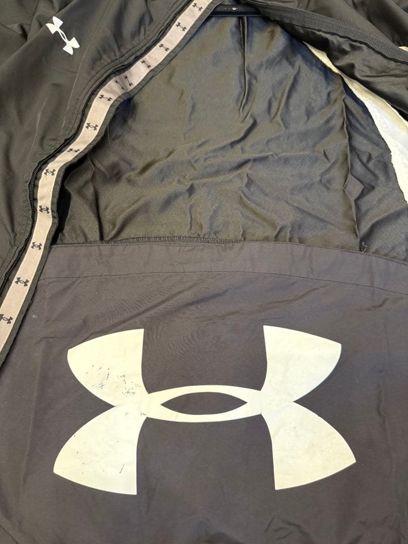【美品】UNDERARMOUR超多機能防水防寒アウタージャケットLG黒