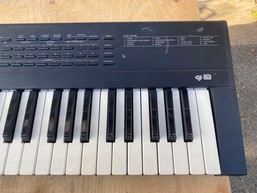 Roland JV-30 シンセサイザー　ジャンク品　中古品