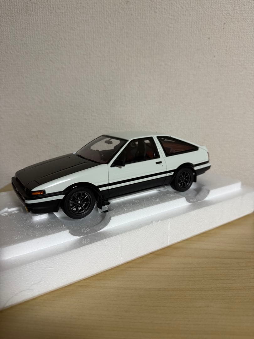 1/18 オートアート 頭文字D AE 86 ファイルバージョン