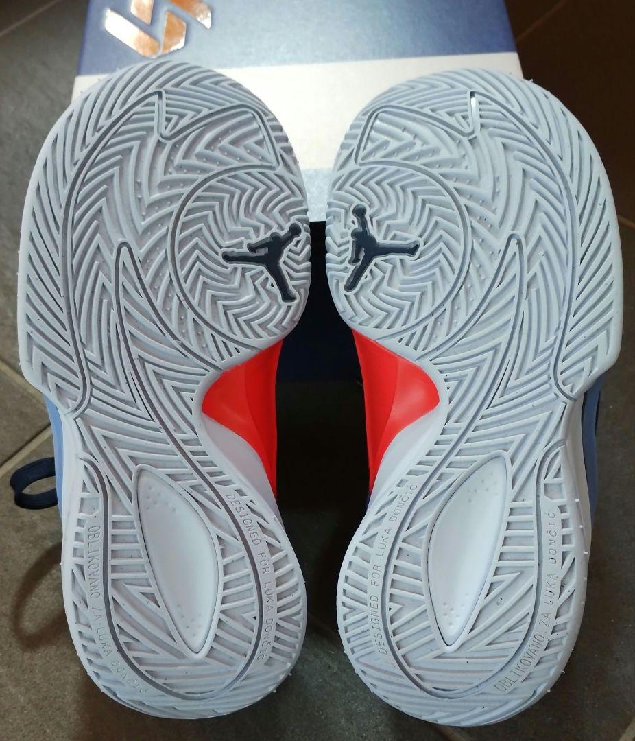 ひ*ん様 NIKE　ルカ 3 ジュニア バスケットボールシューズ２２,５cm