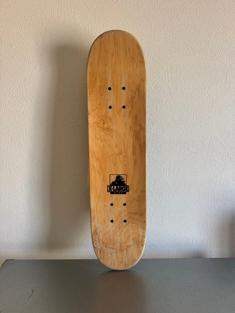 X-LARGE スケボーデッキ テーブル