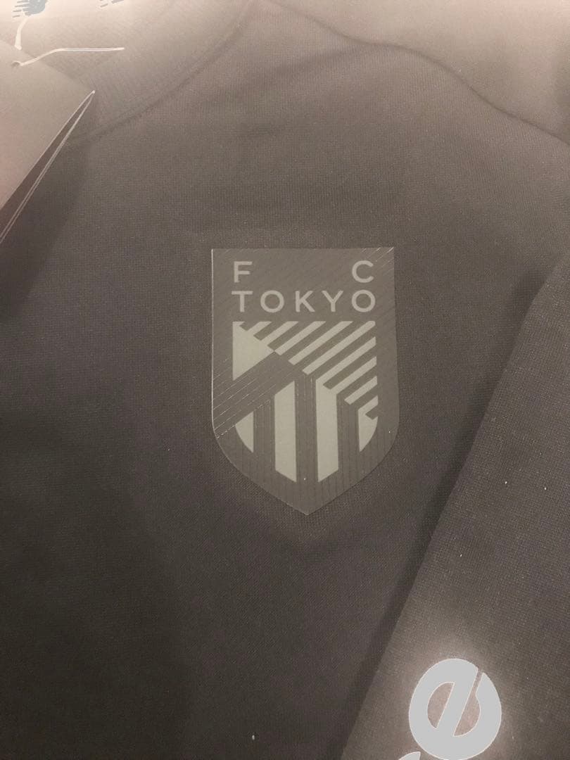 ＦＣ東京　移動着 チームスウェットクルー　XL