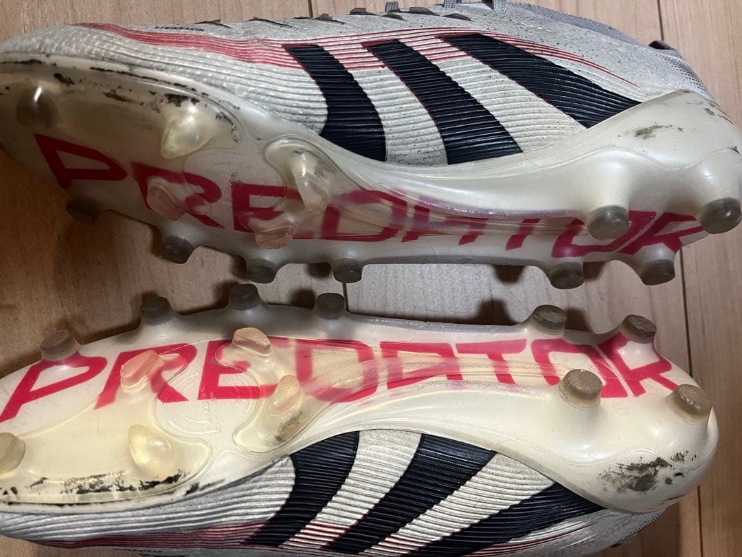 サッカースパイクadidasプレデター25