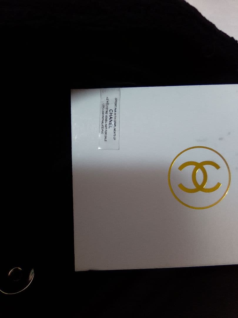 CHANEL ノベルティブラック スエード風 ショルダーバッグ ホワイトロゴ入り