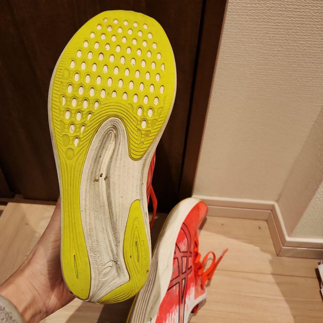 ３足で　asics ランニングシューズ オレンジ