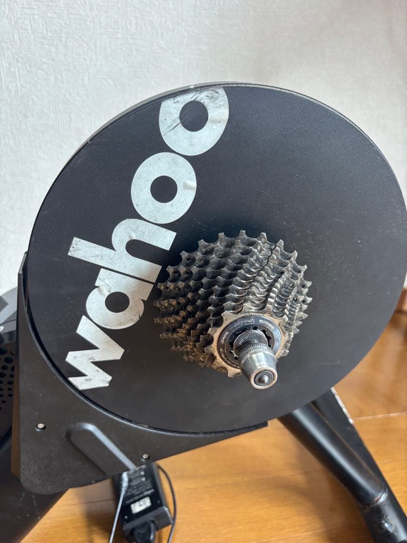 wahoo KICKR CORE スプロケット付き スマートバイクトレーナー