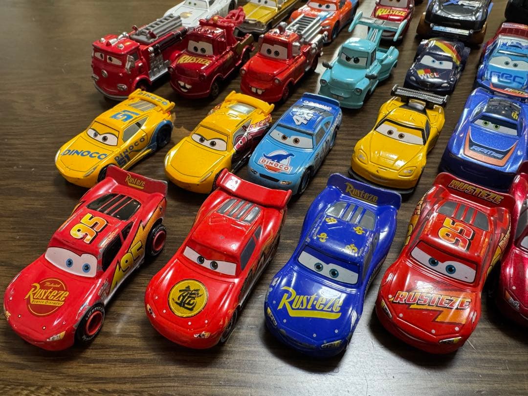 カーズ トミカ ミニカー 42台 まとめ売り Cars Tomica