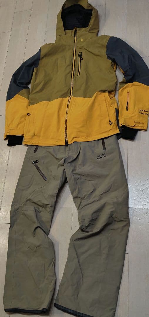 【値引き！】VOLCOM GORE-TEX ウェア上下セット Lサイズ