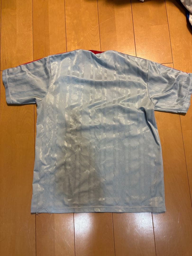リバプール adidas シルバーシャツ Candy