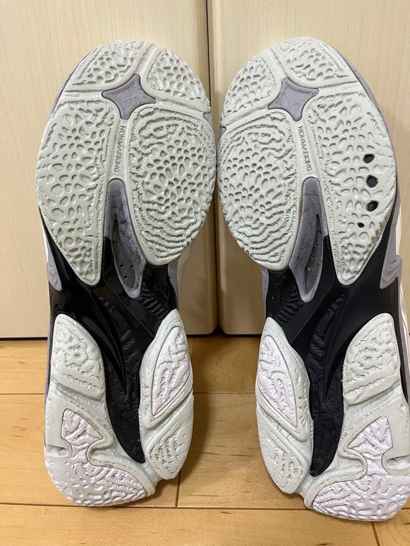 Mizuno ウェーブライトニングZ8 27.0